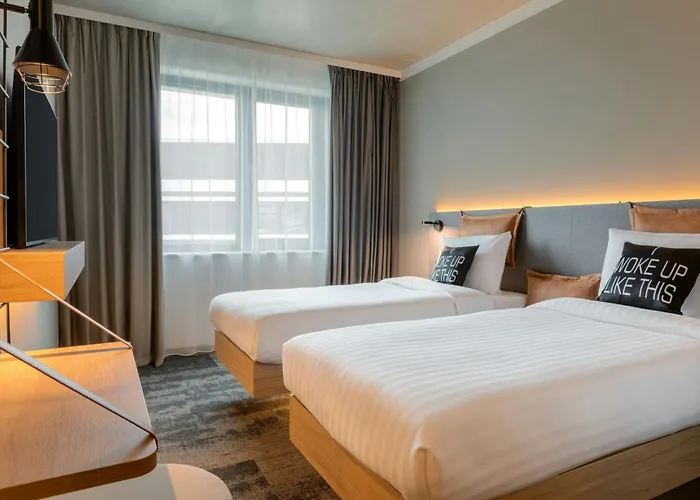 Moxy - Finkenwerder 4*