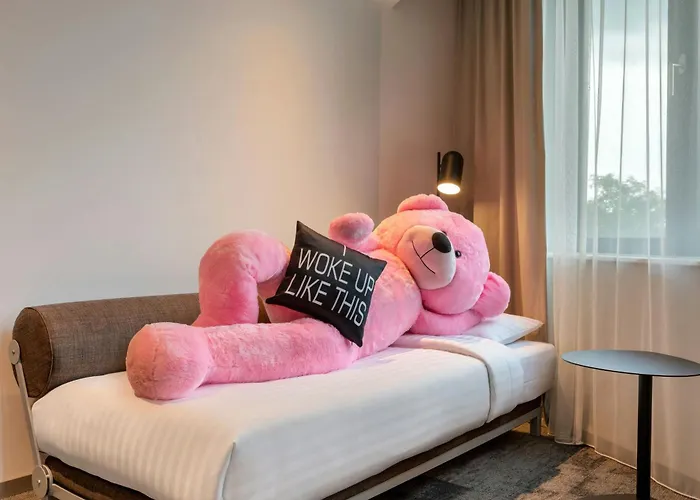 Hotel Moxy - Finkenwerder 4*