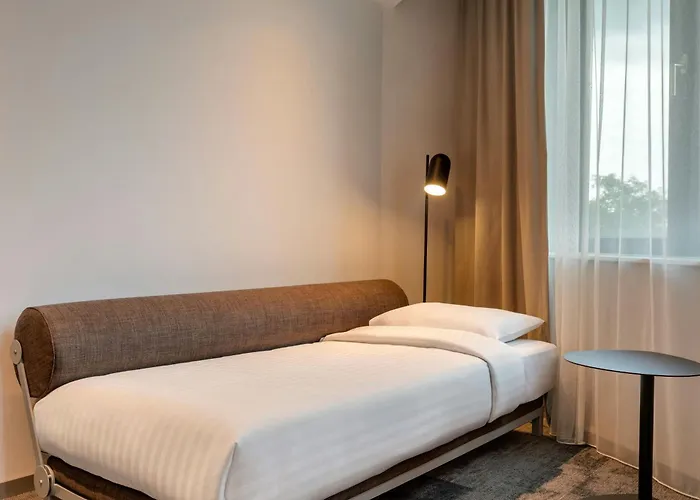 Hotel Moxy - Finkenwerder 4*