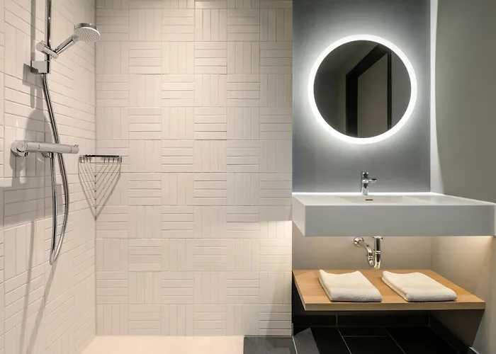 Hotel Moxy - Finkenwerder 4*