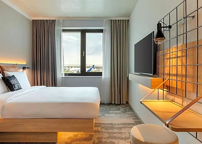 Moxy - Finkenwerder Hotel