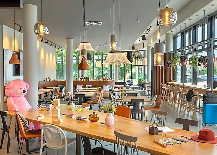 Moxy - Finkenwerder 4*