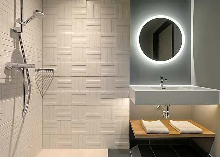 Hotel Moxy - Finkenwerder 4*