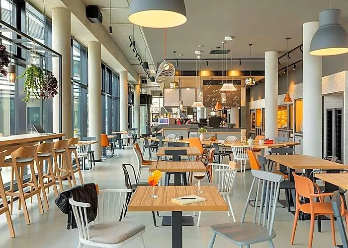 Hotel Moxy - Finkenwerder 4*